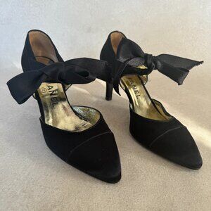 Vintage 1990's CHANEL Ballet Bow Tie Heels